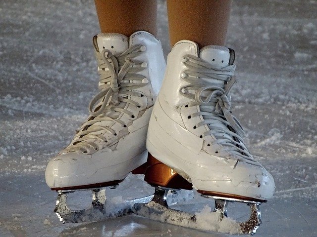 properly tied figure skates